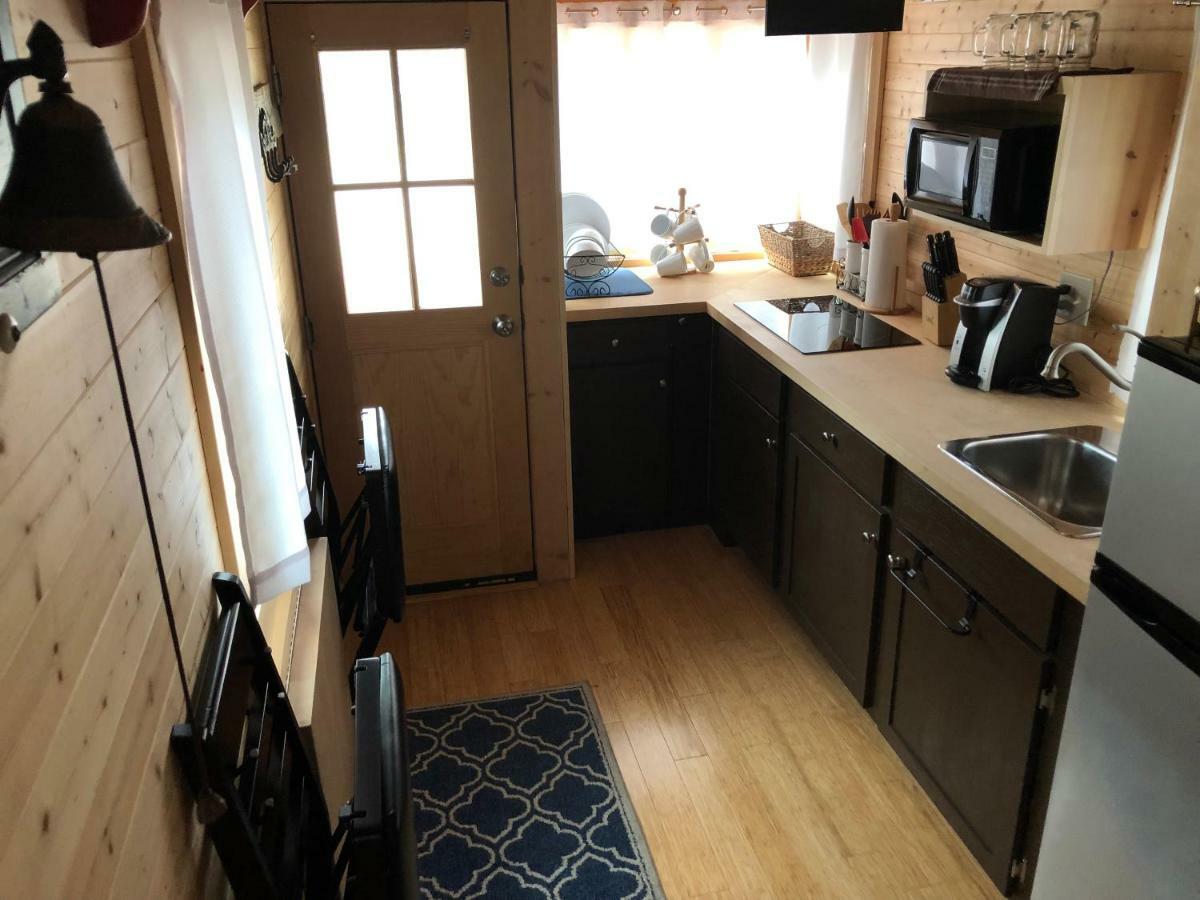 Austin'S Original Tiny Home Hotel/ Oak Forest Exterior photo